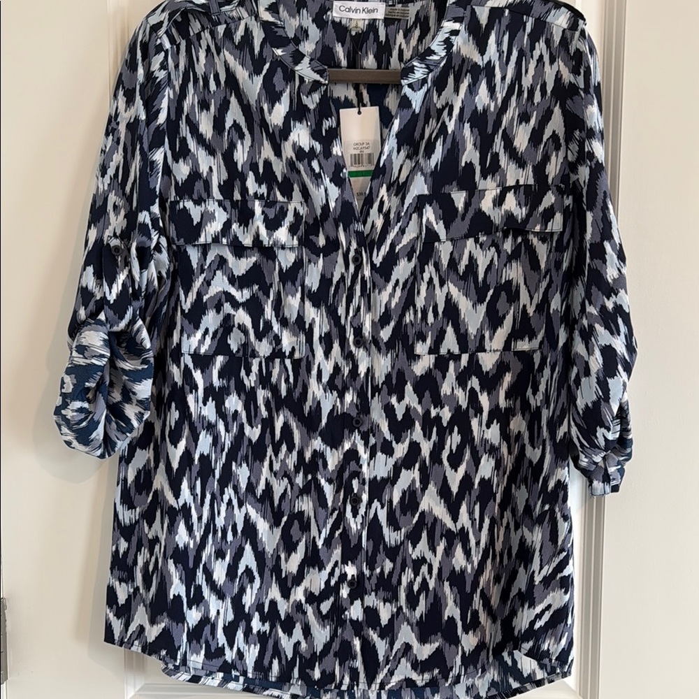 Calvin Klein Women's Blue and White Patterned Top
